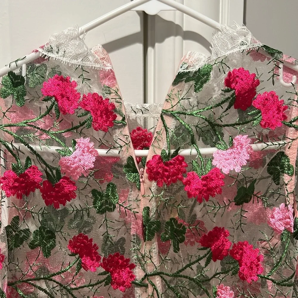Elegant Floral Embroidered Dress - Pink - Picture 5 of 6